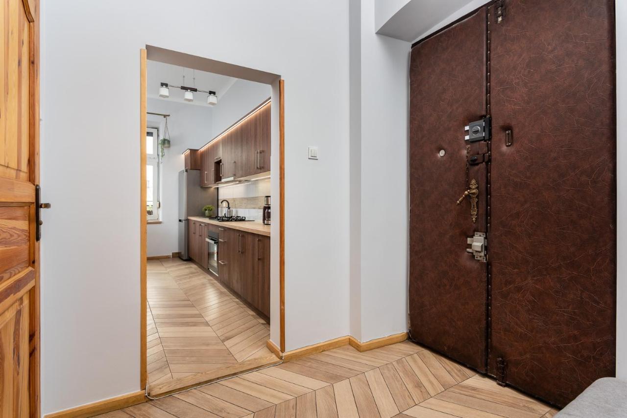 Classy Old Town Apartment - By Upstairs クラクフ エクステリア 写真